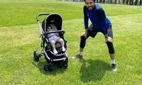 دروازه‌بان آبی و دخترش در تمرین