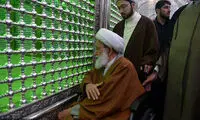 حضور آیت الله عیسی قاسم در حرم امام (ره)