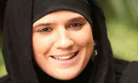 خواننده زن فرانسوی مسلمان شد+عکس