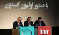 استون: پناهی را نمی‌شناسم؛ طرفدار آزادی بیانم