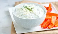 زاتزیکی، ماست و خیار یونانی