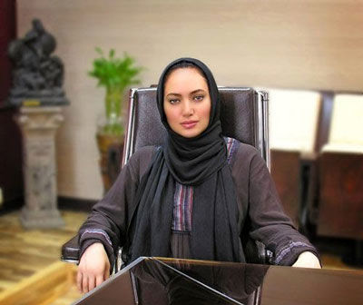 جنجال حضور بازیگر زن در یادبود مادر احمدی‌نژاد