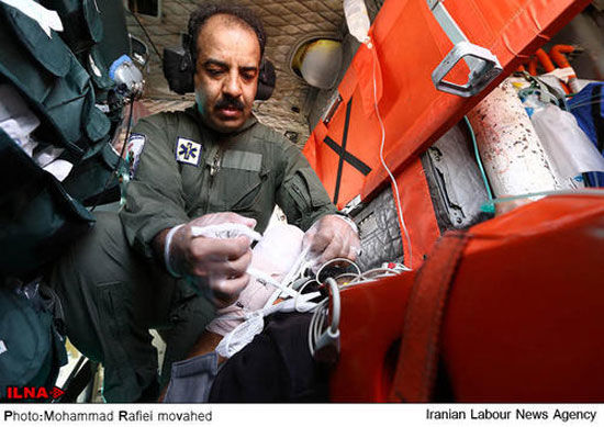 عکس: انتقال مصدوم قطع عضو به تهران