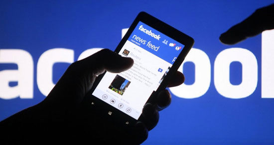 فیس بوک: پست های سیاسی و مذهبی را چک می‌کنیم