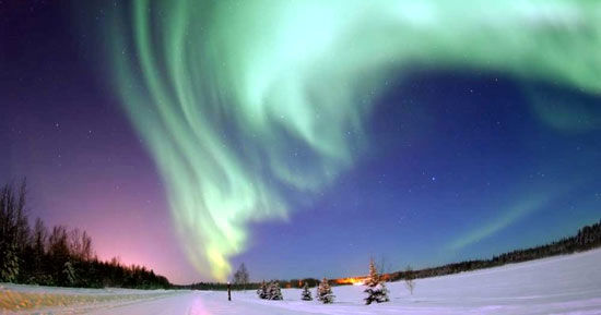 نور افشانی شفق قطبی در شب سال نو میلادی