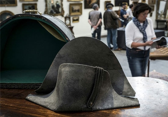 حراج کلاه «ناپلئون» بعد از ۲۰۰ سال