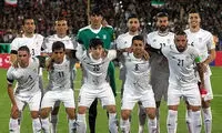عقیلی و  قربانی سرود تیم ملی را می‌خوانند