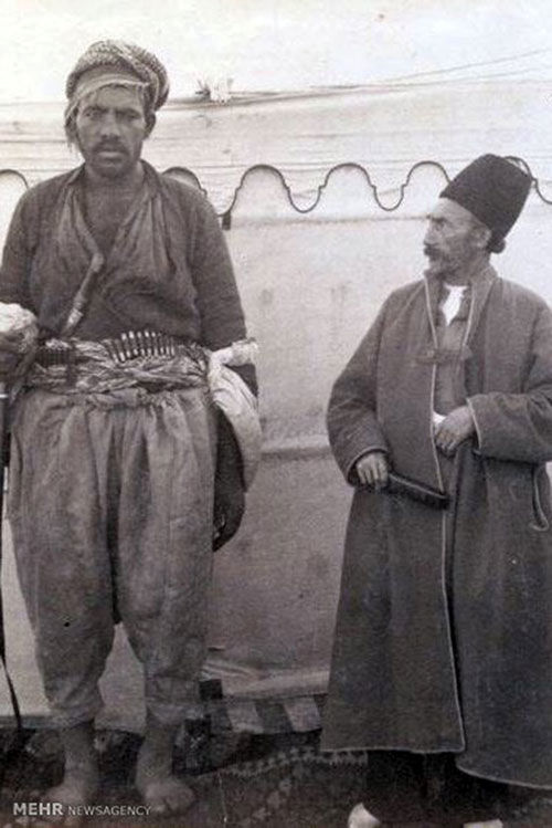 عکسی از یک بادیگارد در دوره قاجار
