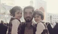 عکس: قاری جان ‎باخته فاجعه منا کنار دخترانش