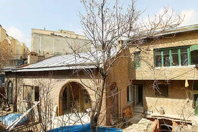 انتقاد به اعلام افتتاح خانه‌-موزه «جلال و سیمین»