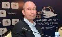 فربیک از هدایت عمان استعفا کرد و بازنشسته شد