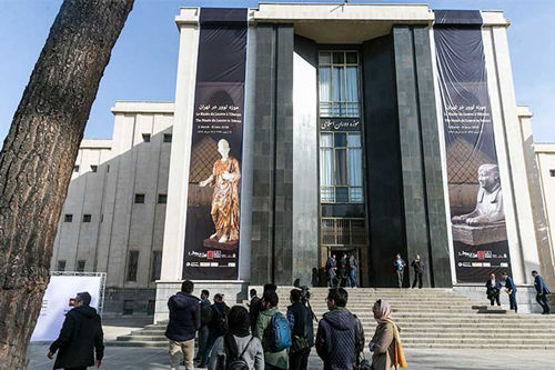 با بازدید از موزه لوور در تهران، تاریخ را قدم بزنید