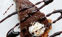 طرز تهیه پای شکلات با چوب شور
