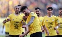 شادی جنجالی یک استقلالی برابر پرسپولیسی‌ها