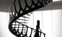این راه پله‌های عجیب و غریب...