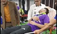 مهاجم نفت به بیمارستان منتقل شد