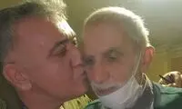 بوسه یک بازیگر بر گونه‌های فرامرز صدیقی