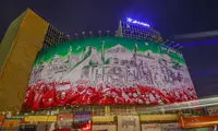 دیوارنگاره میدان ولیعصر (عج) در سالگرد انقلاب