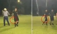 اتفاق باورنکردنی؛ داور روی هواداران اسلحه کشید!