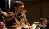 تصاویر: مچ بند طبی احمدی نژاد در تبریز