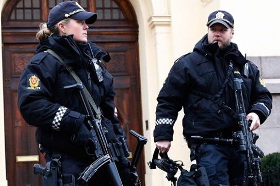 فردِ مسلح در نروژ با آمبولانس به مردم حمله‌ور شد