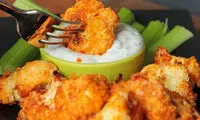 گل کلم سرخ شده پنیری؛ میان وعده‌ای مقوی