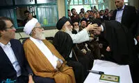 مُلبس شدن فرزند سید حسن به لباس روحانیت