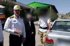 حرکت عجیب یک زنِ پرایدسوار به سبک فیلم هالیوود!
