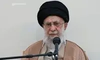 فیلم دیده‌نشده‌ از حضور رهبر انقلاب با گان پزشکی در اتاق عمل 