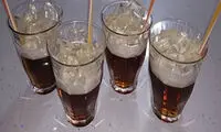 تزیین ژله به شکل لیوان نوشابه پُر از یخ