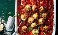 غذای ایتالیایی: توپک مرغ با سس گوجه