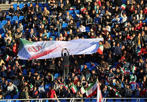 اقدام زیبای هواداران مشهدی برای حفظ اتحاد ملی
