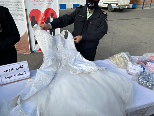کشف لباس عروس شیشه‌ای در تهران