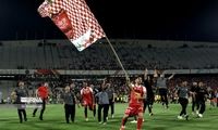 جشن پرشور بازیکنان پرسپولیس با جام قهرمانی