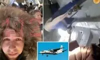 باز شدن ناگهانی درب هواپیما در آسمان!
