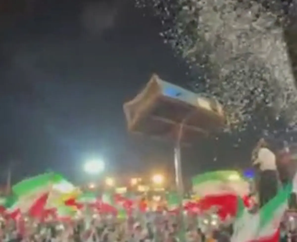 تصاویر مخابره‌شده از جشن امشب در میدان انقلاب