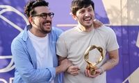 سردار آزمون جایزه طلایی را از منصوریان گرفت