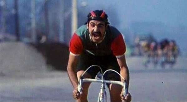 عکس روز: دوچرخه سواری آقای مجری!