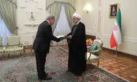 تقدیم استوارنامه سفرای ۴ کشور به روحانی