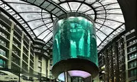 آسانسوری رویایی در میان آکواریوم +عکس