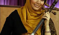 رو کاغذای بی صدا ساز می کشیم ساز می کشیم