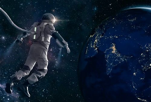 اگر یک فضانورد در فضا بمیرد چه می‌شود؟!