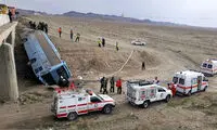 واژگونی اتوبوس در اتوبان تهران - قم
