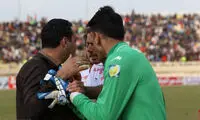 حمله هواداران استقلال به داور پرسپولیس - فولاد