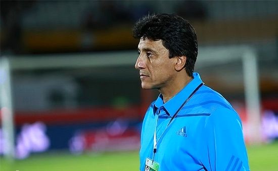 پرسپولیس جام می‌گیرد، چون مشکلات استقلال را ندارد