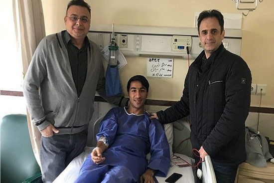 بازیکن تیم فوتبال استقلال در بیمارستان بستری شد