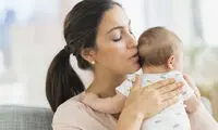 روش صحیح بغل کردن نوزاد