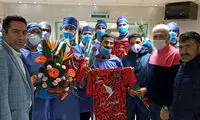اهدای پیراهن نساجی به کادر پزشکی بیمارستان