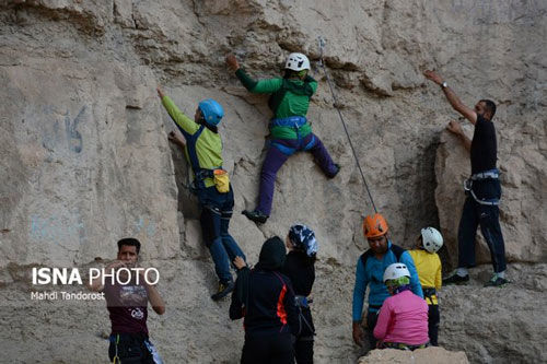 سنگنوردی زنان به سالن ورزشی محدود شد!