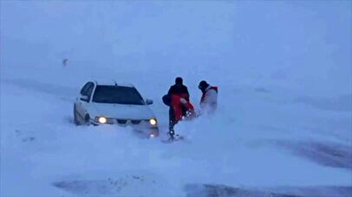   یخ زدن صورت یک راهدار در گردنه الماس 